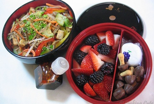 SOBA-NOODLES-WITH-VEGGIES-AND-TOFU